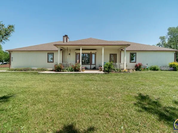 400 Cheyenne Dr, Holton, KS 66436