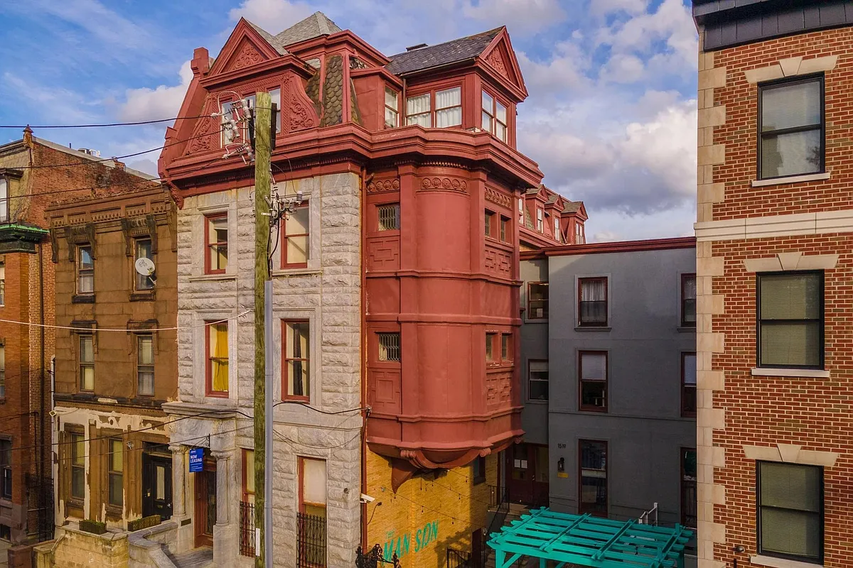 Building Photo - The Mansion