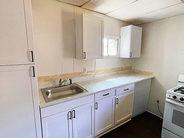 843 W Market St #2 — Photo 6