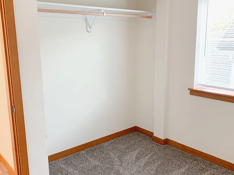 1111 N Forest St — Photo 57