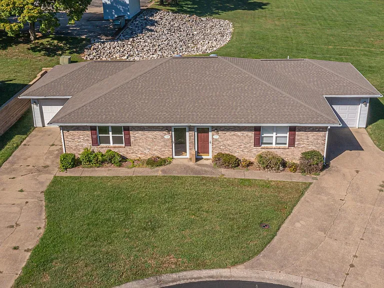 1411 Clover St — Photo 23