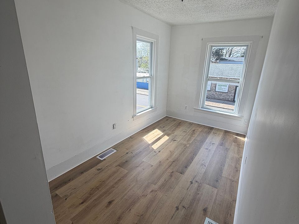 1st image of 415 Oliver St #3