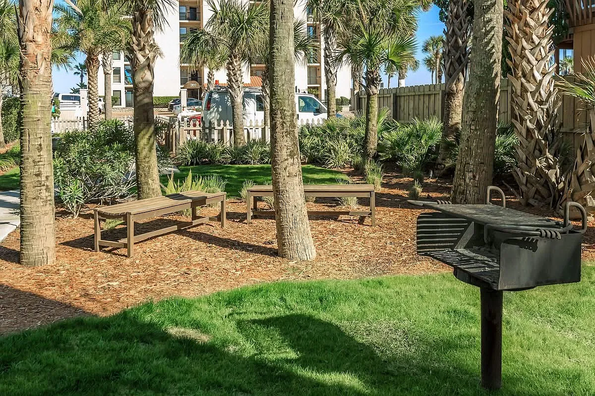 Surfside Apartments- 116 — Photo 3