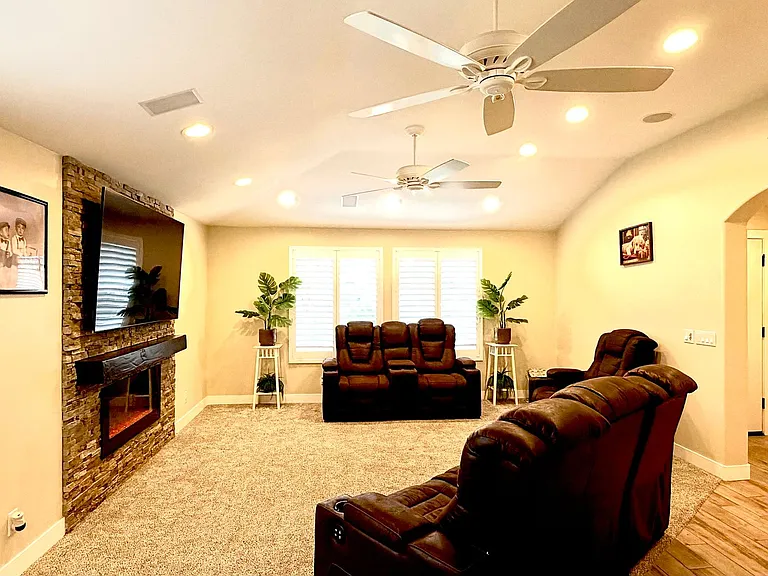 5818 Clear Valley Ct — Photo 14