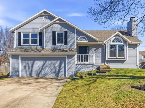 15749 Horton St, Overland Park, KS 66223