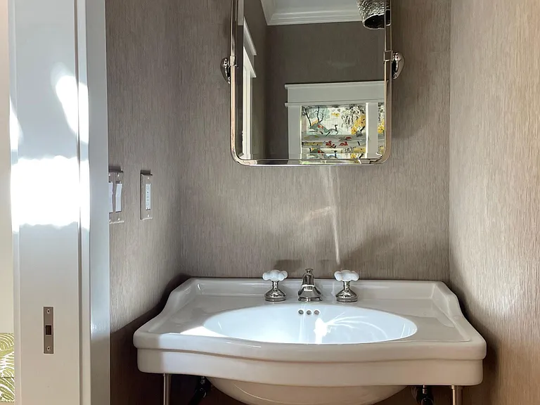 Powder room