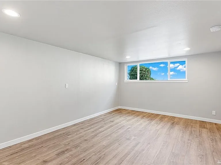2301 Bonair Pl SE — Photo 15