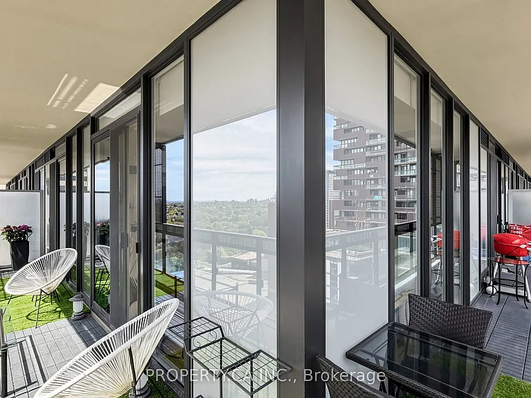 8 Eglinton Ave E #1411 — Photo 13