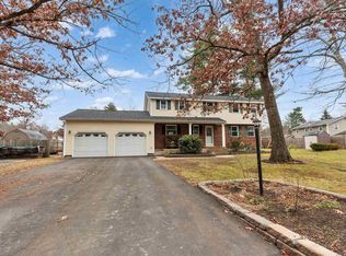 5 Fernwood Dr, Merrimack, NH 03054