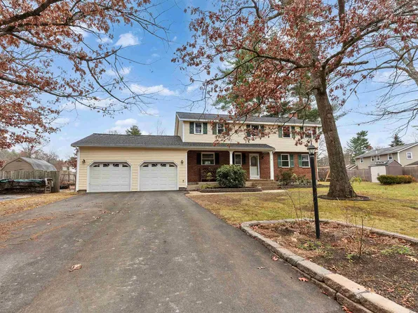 5 Fernwood Drive, Merrimack, NH 03054
