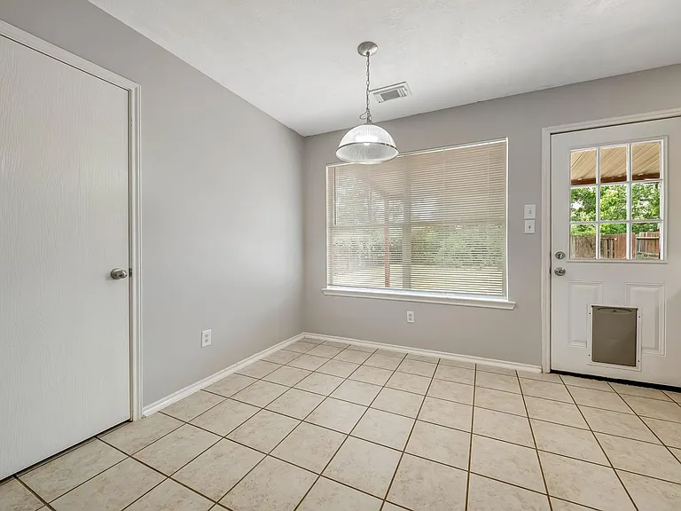 33127 Cottonwood Bnd — Photo 2