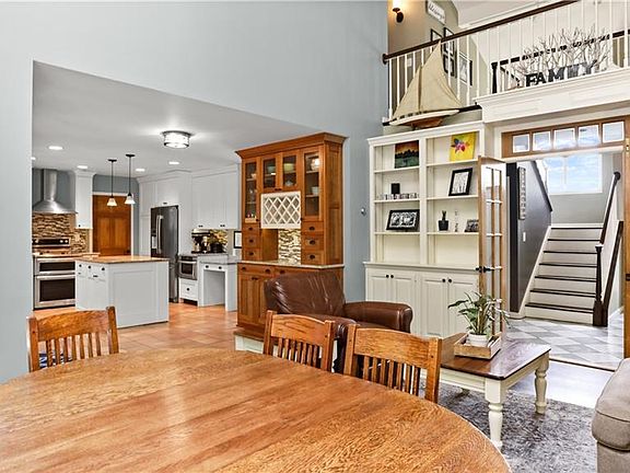 5th image of 4 Meadowbrook Ct