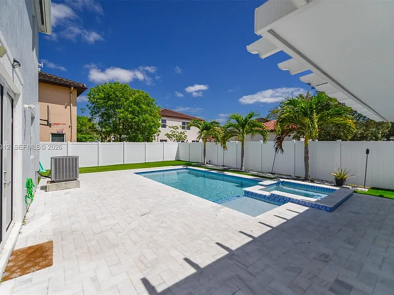 9101 SW 169th Pl — Photo 33
