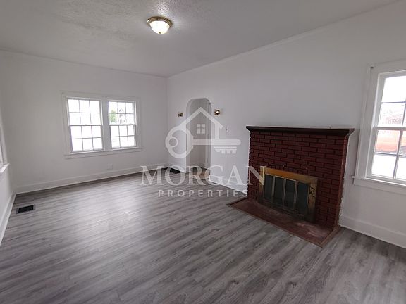 2nd image of 340 W 3rd St