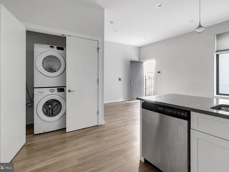 360 Monastery Ave #1R — Photo 8