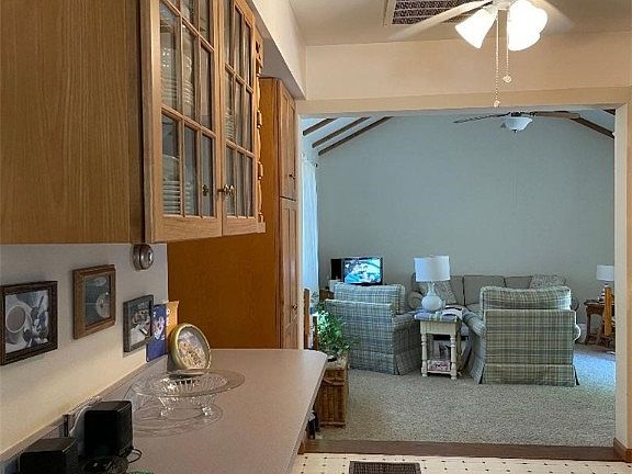 5th image of 713 Teresa Cir
