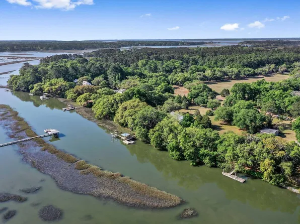 6195 Ranch Rd, Wadmalaw Island, SC 29487