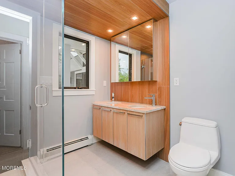 828 Kingston Rd — Photo 18