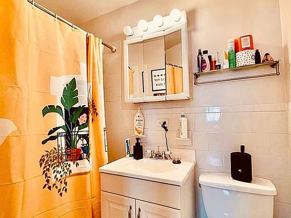 5th image of 464 W 23rd St APT 3F