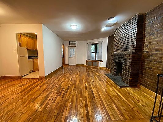 2nd image of 105 W 74th St APT B