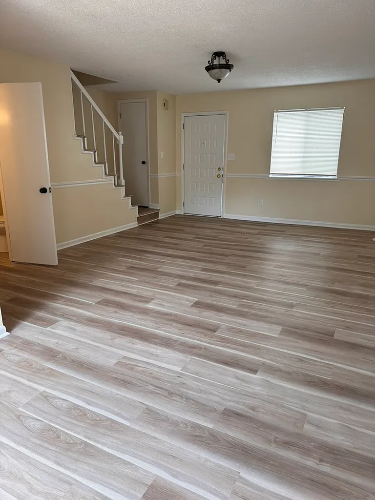 2 bed, 1.5 bath, 900 sqft, $1,125 — Photo 3