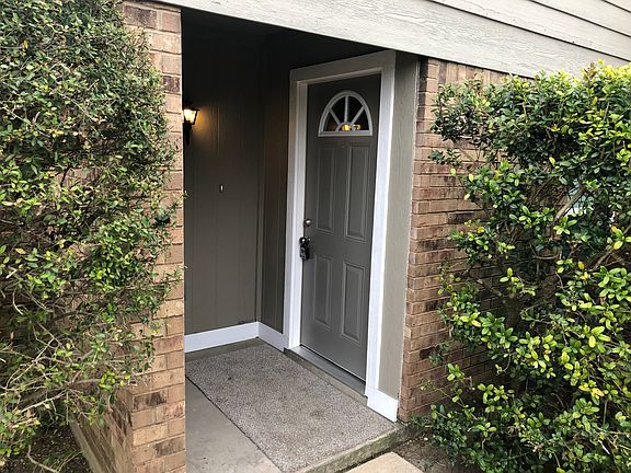 3rd image of 2403 Forestbrook Dr