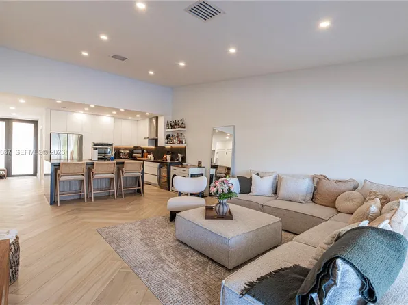14808 Balgowan Rd, Miami Lakes, FL 33016