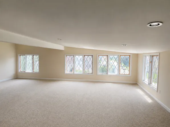 338 President St #3, Saddle Brook, NJ 07663