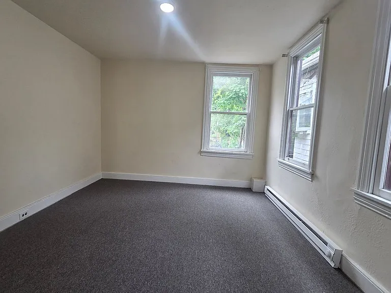 721 W Market St — Photo 16