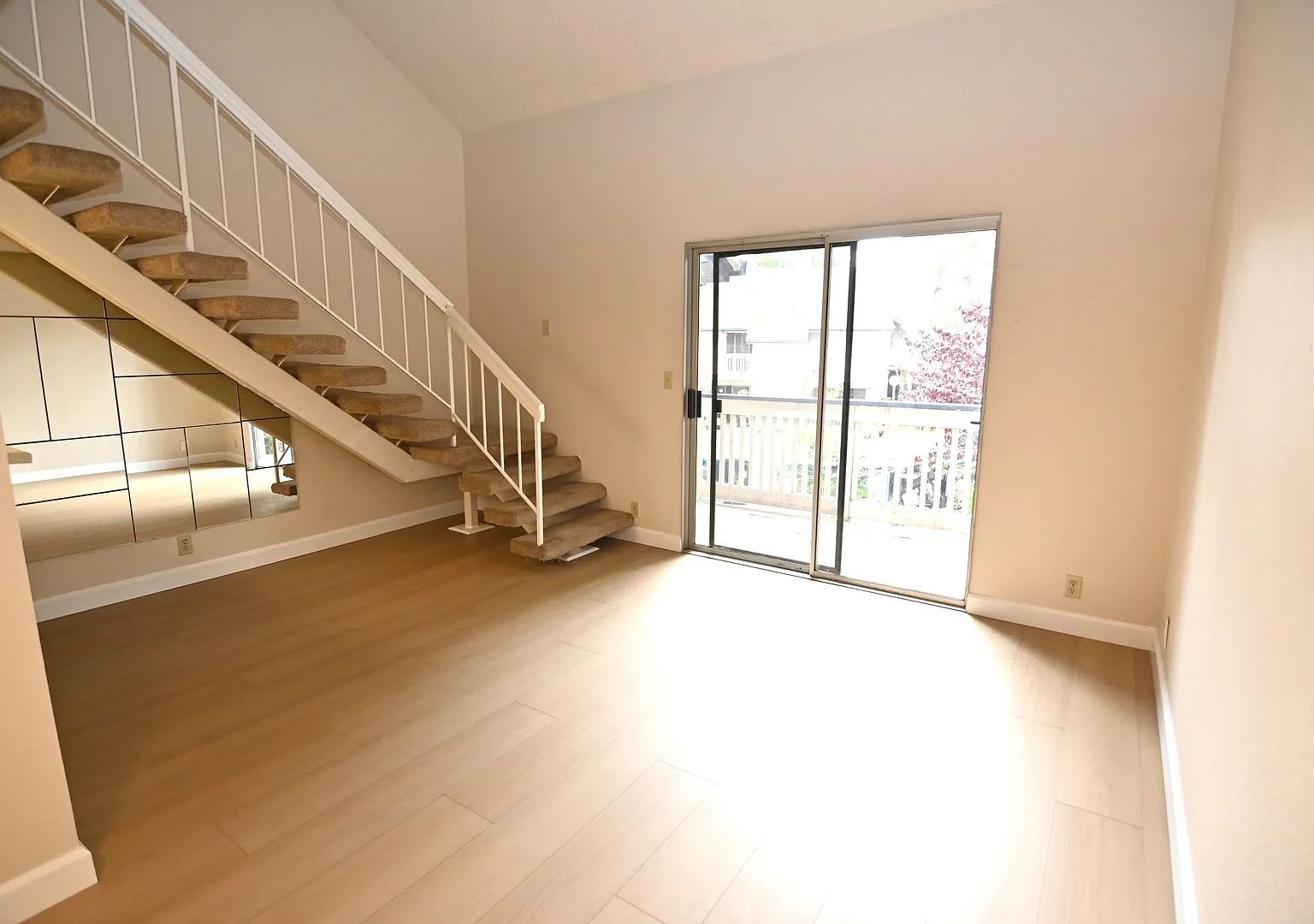 End Unit located in gated community- 1 bedroom 1 bath plus a loft, 1034 Summermist Ct, San Jose CA — Photo 2