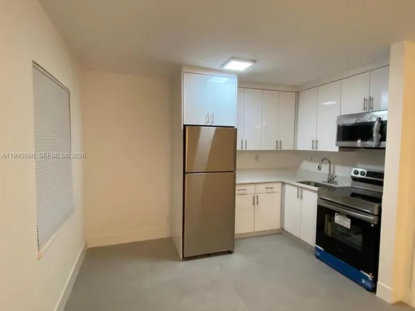 615 NE 3rd St APT 1, Hallandale, FL 33009
