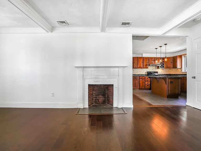 55 Alpine St — Photo 3