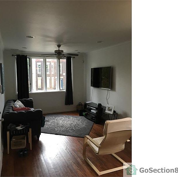 2nd image of 720 W 50th St #2