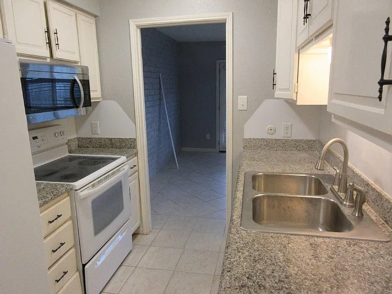 14551 Misty Meadow Ln — Photo 13