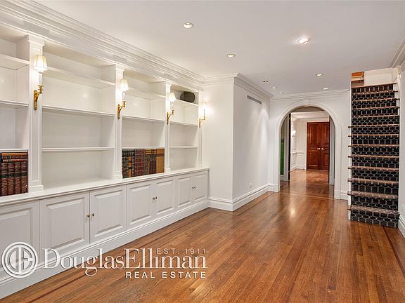 4th image of 403 E 62nd St Lbby 1