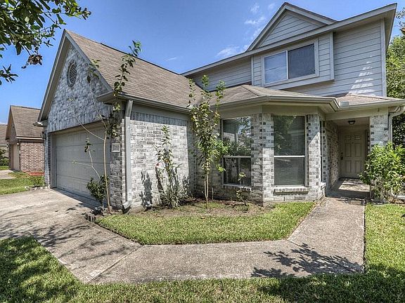 2nd image of 20826 Foxwood Garden Dr