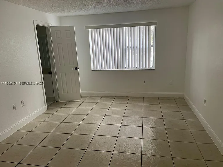 4215 N University Dr #104 — Photo 5