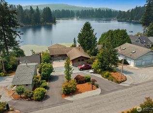 30601 SE Lake Retreat North Dr, Ravensdale, WA 98051
