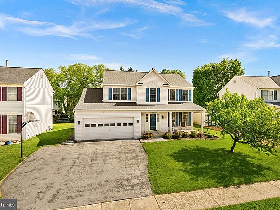 3rd image of 202 Winter Brook Ct