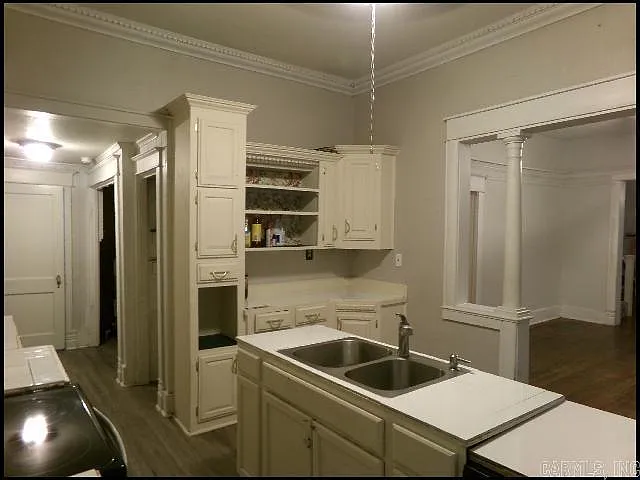 303 E Nichols St — Photo 9