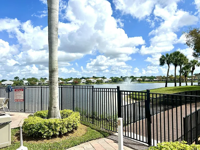 10614 Lake Shore Dr — Photo 43