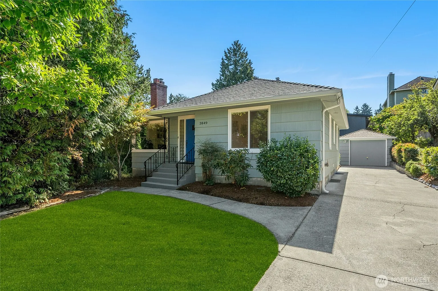 3849 NE 95th Street photo 1