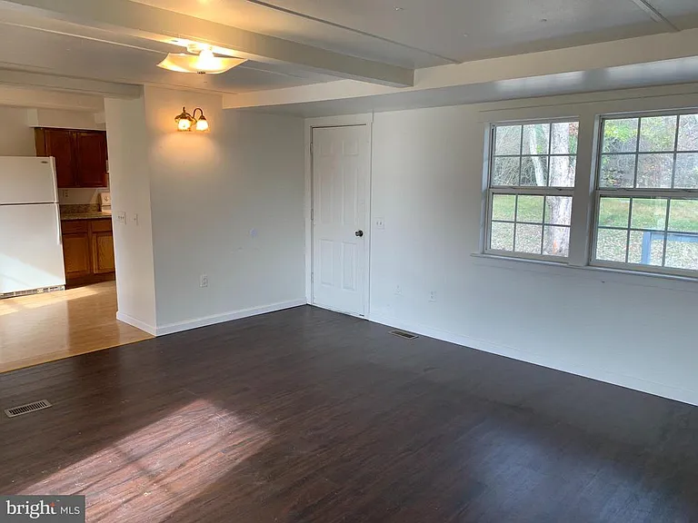 729 Dollar Ln — Photo 18