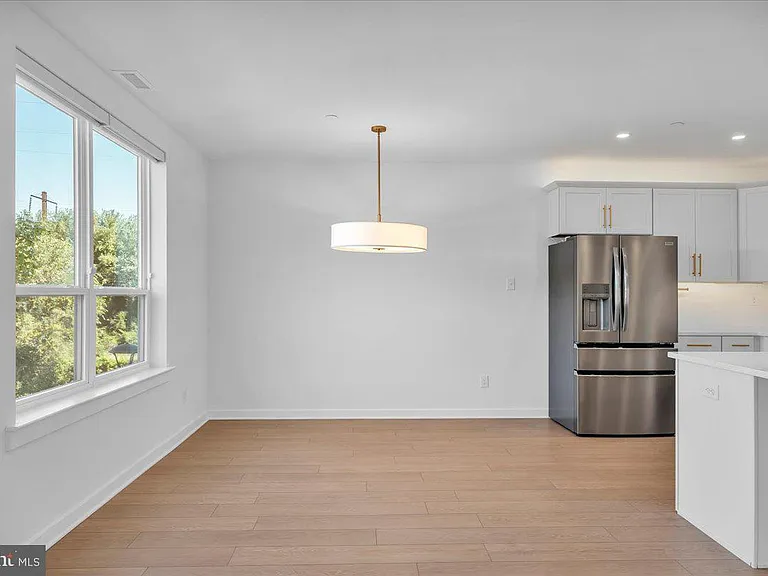 904 Riverplace Dr — Photo 10