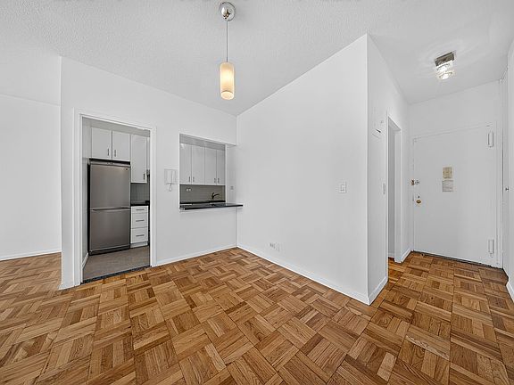 4th image of 60 E 8th St APT 18G