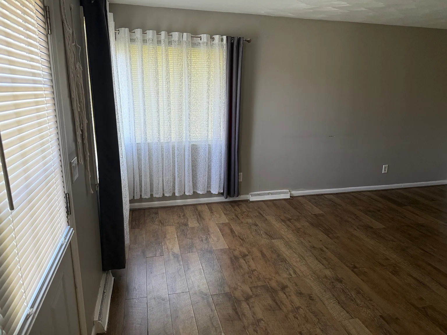 2 bed, 1600 sqft, $1,500 — Photo 4