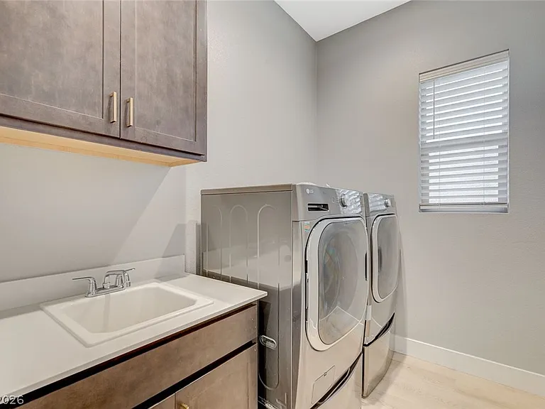 131 Robledo St — Photo 43