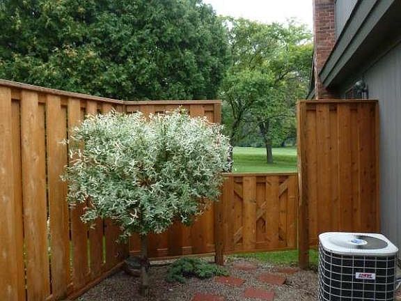 3rd image of 6004 Parview Dr SE
