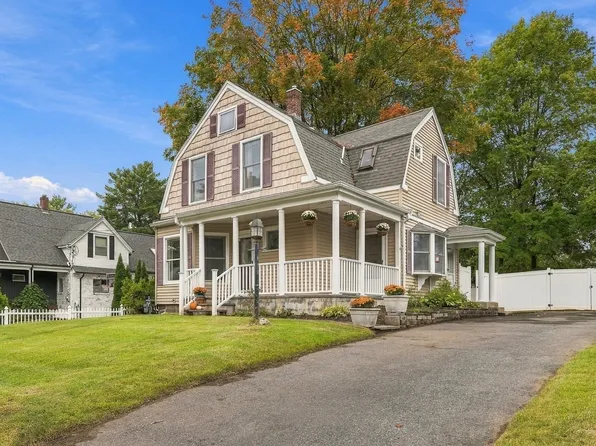 29 Upland St, Holbrook, MA 02343