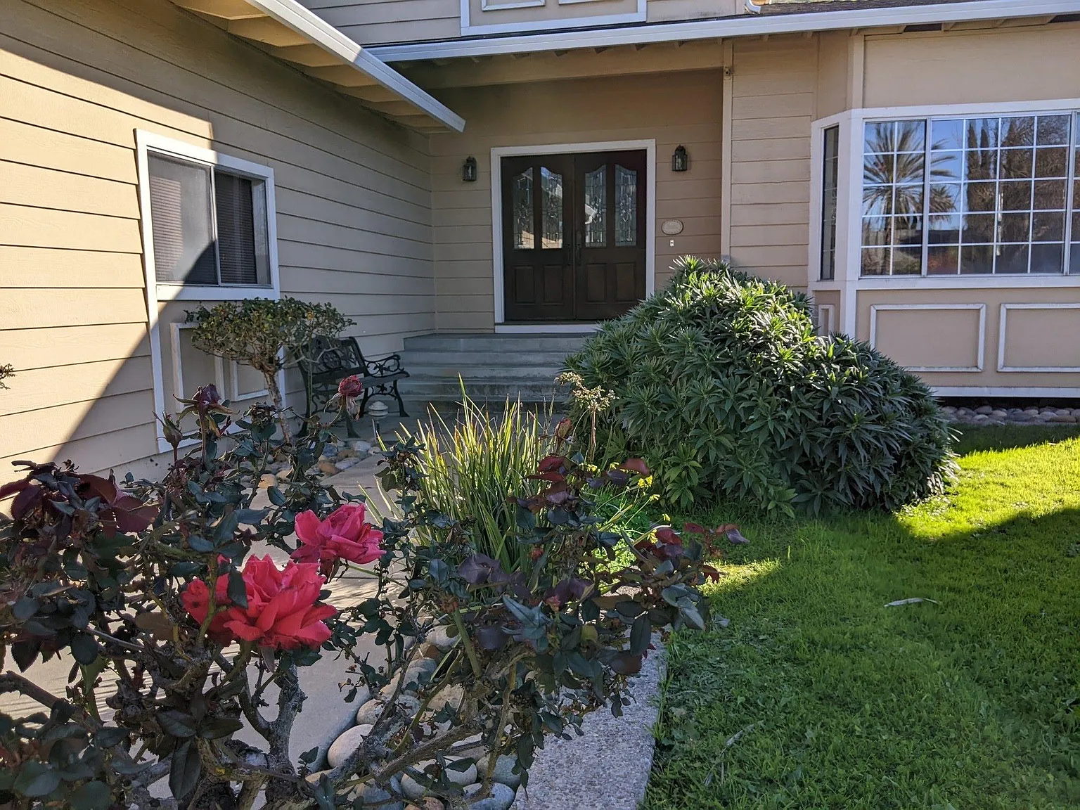 382 Manila Dr — Photo 2